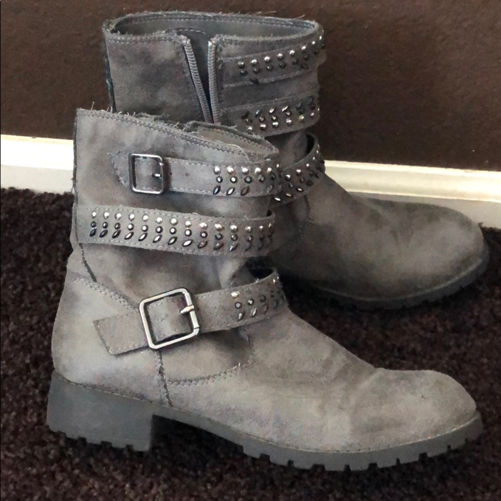 Girls grey studded booties